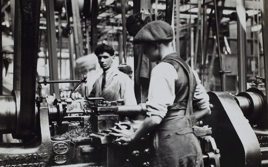 Optimizing Manufacturing Production Processes Using SMS-iT CRM’s IoT Data Analytics