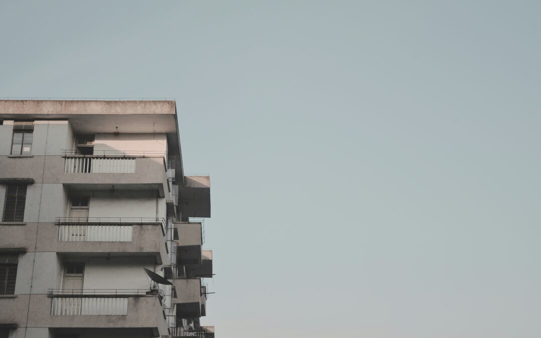 SMS-iT vs “Stack” CRMs: Speed, Cost, and Outcome Benchmarks